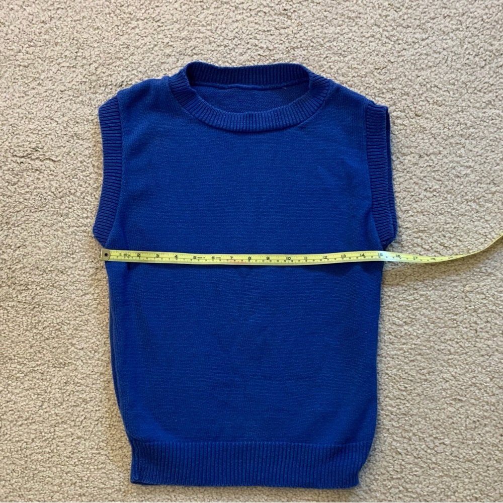 Vintage 1980s Blue sleeveless sweater vest. - Picture 4 of 6